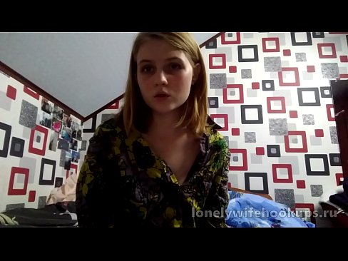 ❤️ A moza estudante rubia de Rusia gústanlle os pollos máis grandes. Vídeo porno en nós ﹏