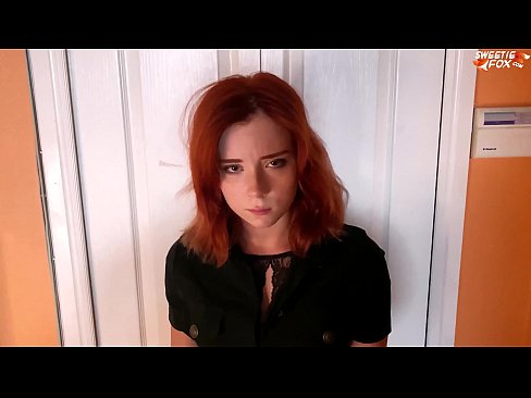 ❤️ O garda de seguridade castigou a unha muller bonita por roubo en tenda - Cum Na Boca Vídeo porno en nós ﹏