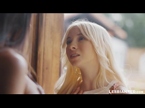 ❤️ A nena chega a casa uns meses despois e acaba comendo o coño da súa madrastra Vídeo porno en nós ﹏
