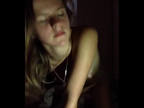 ❤️ Unha rapaza masturbanse e corre Vídeo porno en nós ﹏