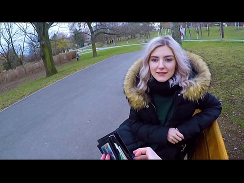 ❤️ Traga o semen quente dun estraño por diñeiro - mamada no parque de Eva Elfie Vídeo porno en nós ﹏